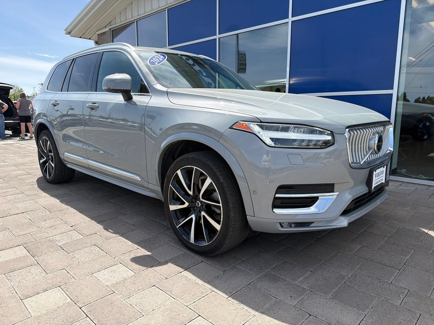 Used 2024 Volvo XC90 B6 Plus w/ Protection Package Premier AWD/4WD image 2
