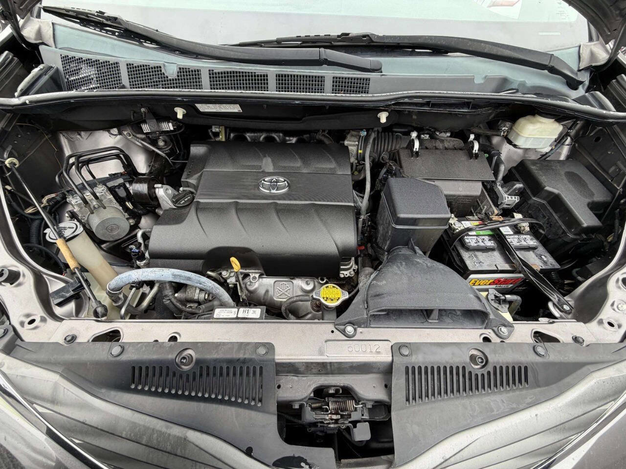 Used 2014 Toyota Sienna XLE w/ XLE Premium Package image 22