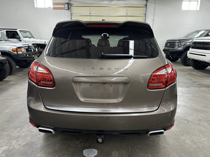 Used 2013 Porsche Cayenne Diesel AWD/4WD image 4