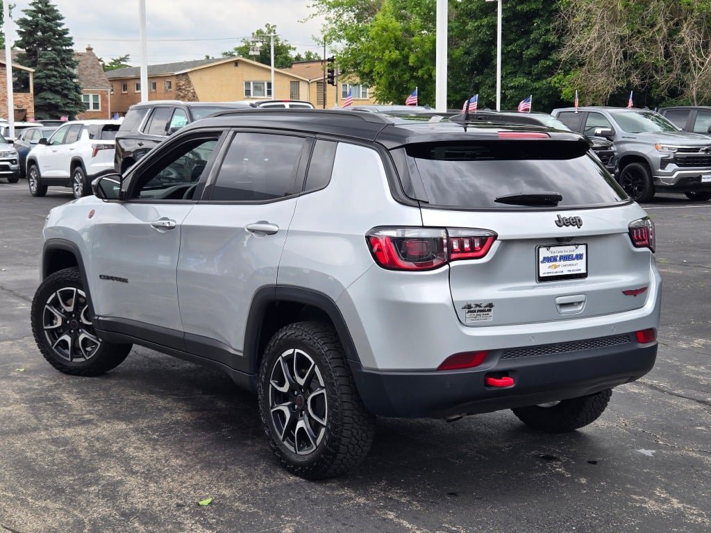 Used 2025 Jeep Compass Trailhawk AWD/4WD image 15