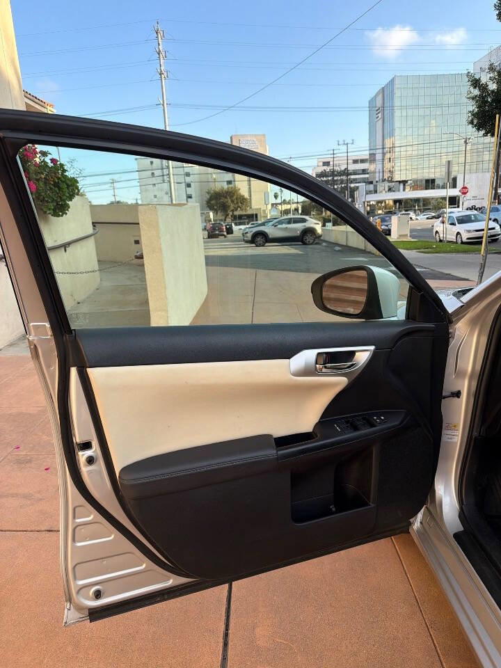 Used 2012 Lexus CT 200h Premium w/ Premium Audio Pkg image 28