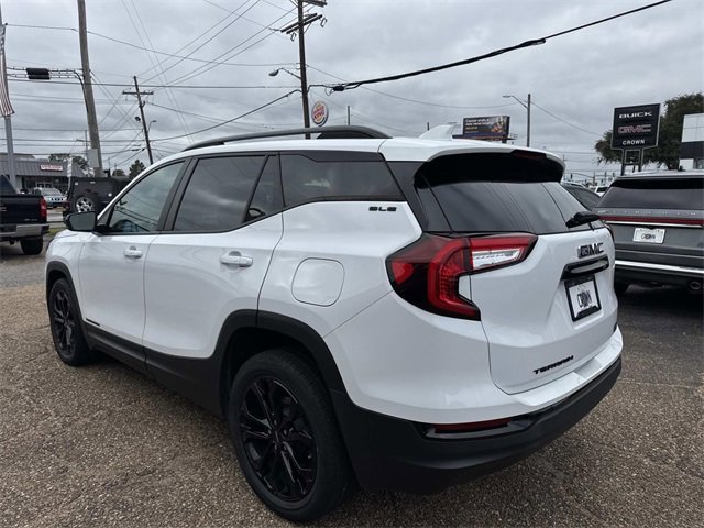 Used 2022 GMC Terrain SLE w/ Elevation Edition image 9