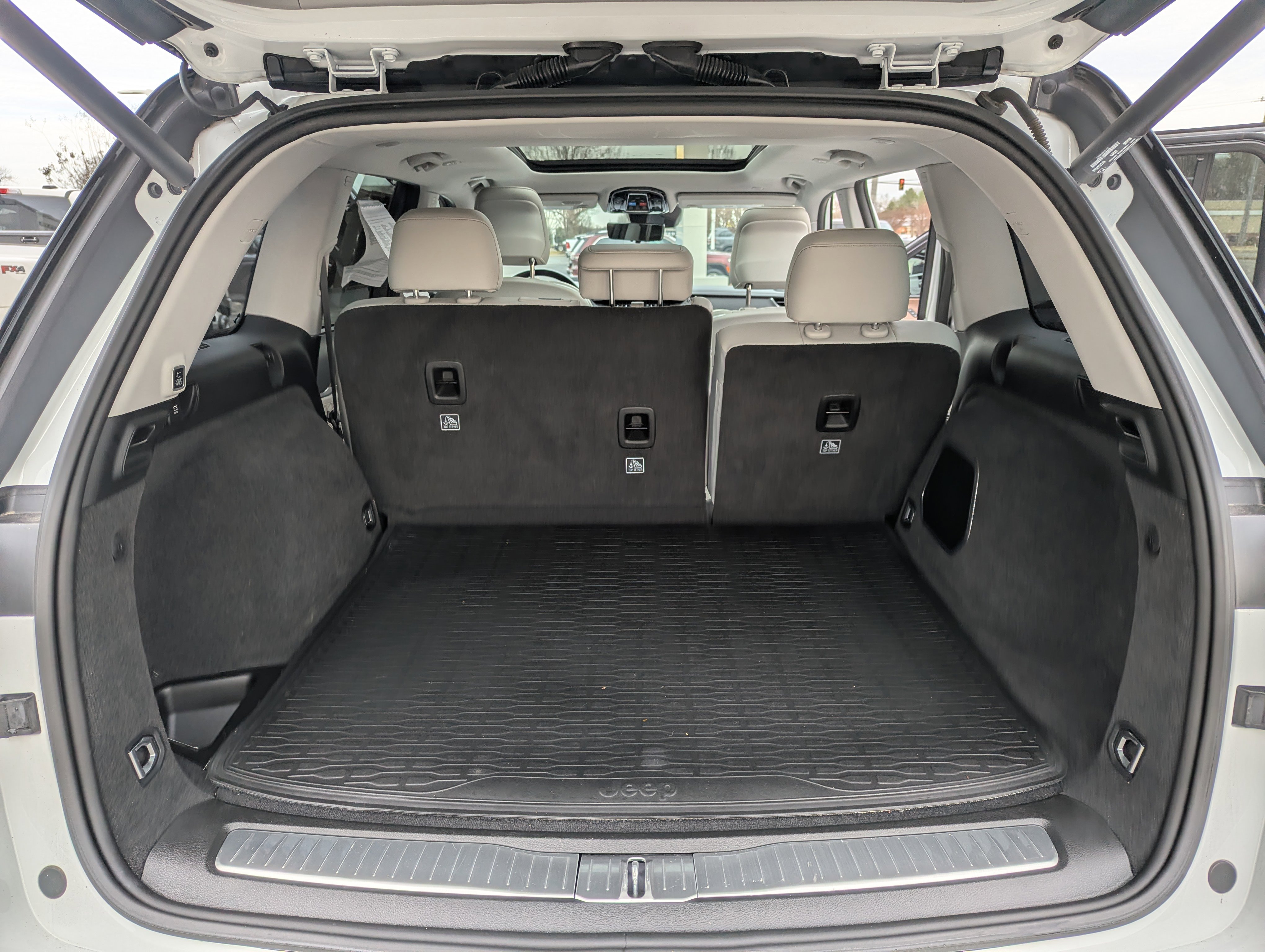 Used 2022 Jeep Grand Cherokee Summit w/ Adv Protech Group IV image 16