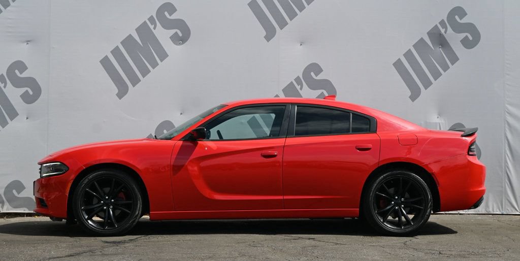 Used 2016 Dodge Charger SXT w/ Blacktop Package RWD image 6
