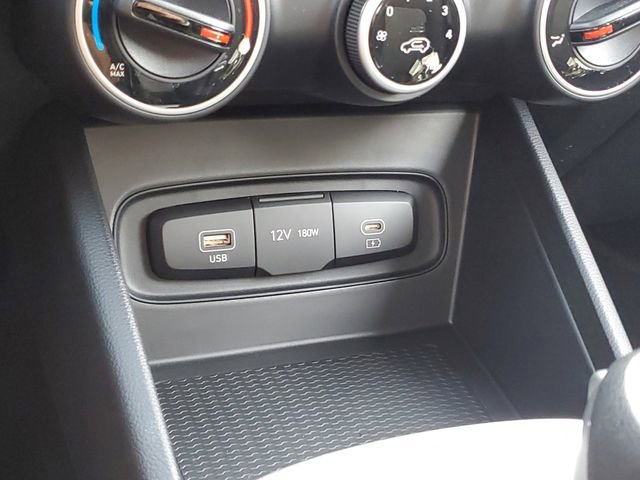 New 2026 Hyundai Venue SE image 27