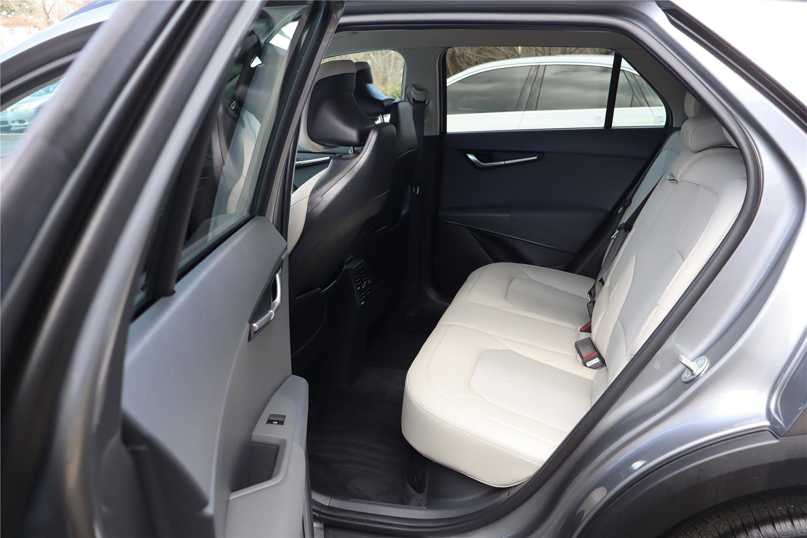 Certified 2025 Kia Niro EX image 26