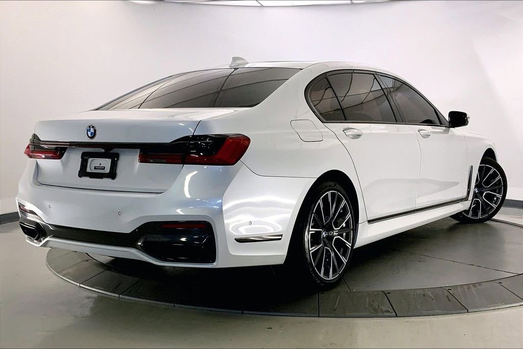 Used 2020 BMW 740i xDrive w/ M Sport Package image 12