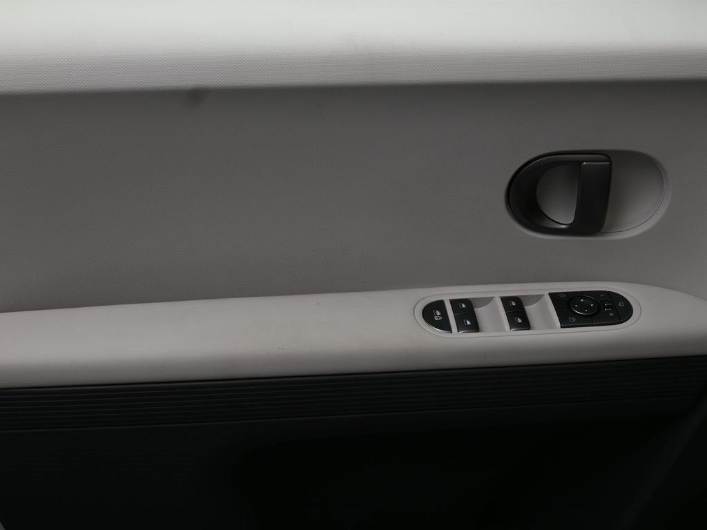 New 2025 Hyundai Ioniq 5 SEL image 21