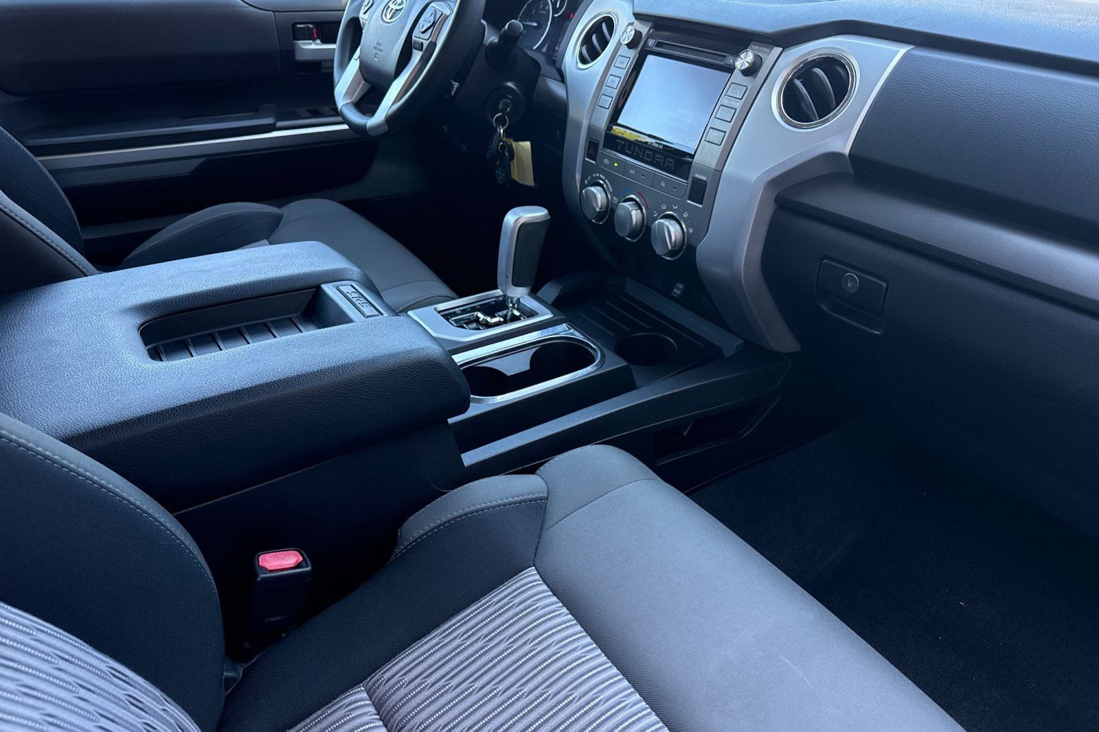 Used 2015 Toyota Tundra SR5 w/ SR5 Upgrade Package RWD image 18
