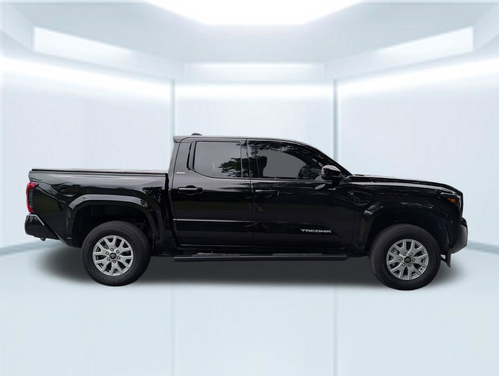 Used 2025 Toyota Tacoma SR5 AWD/4WD image 7