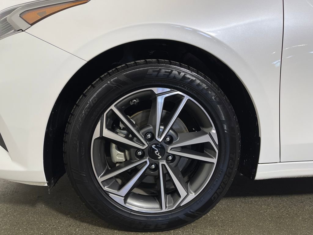 Used 2023 Kia Forte LXS image 11