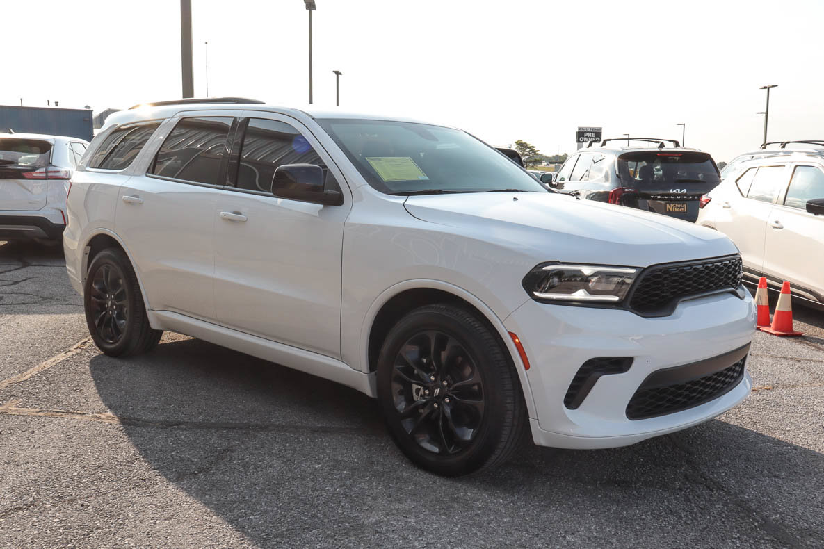 Used 2025 Dodge Durango GT w/ Blacktop Package RWD image 3