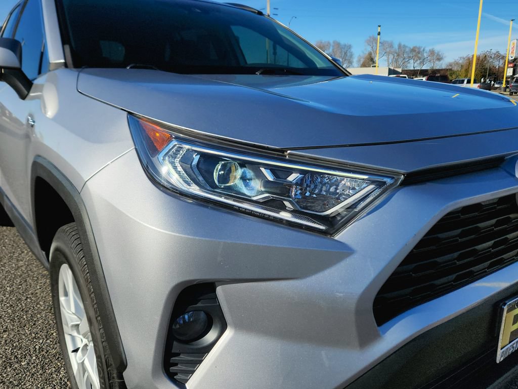 Used 2021 Toyota RAV4 XLE w/ Convenience Package image 10