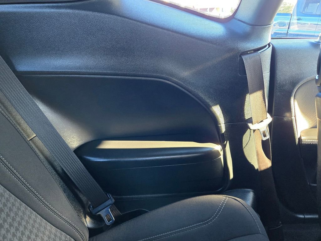 Used 2017 Dodge Challenger SXT image 37