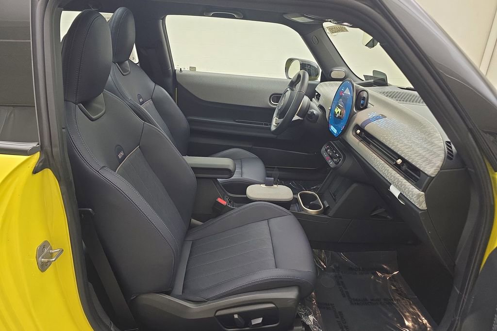 Certified 2025 MINI Cooper S image 27