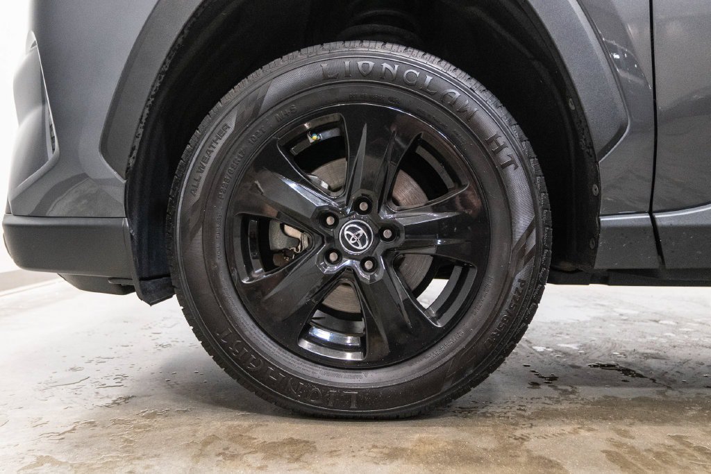 Used 2021 Toyota RAV4 XLE AWD/4WD image 11