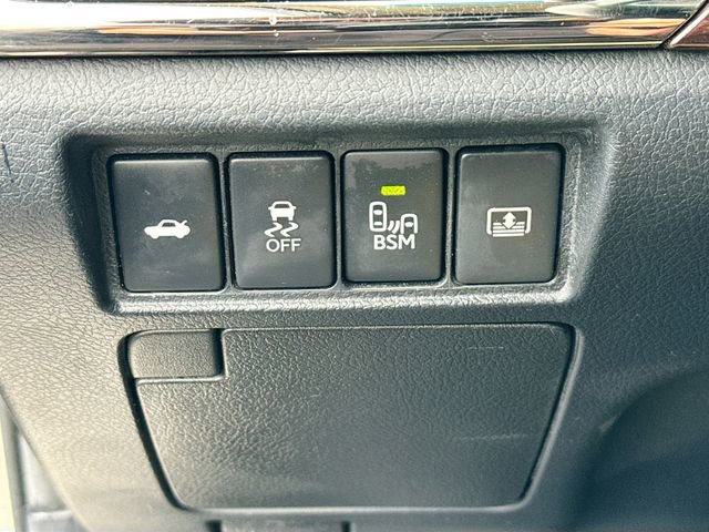 Used 2013 Toyota Avalon Limited image 10