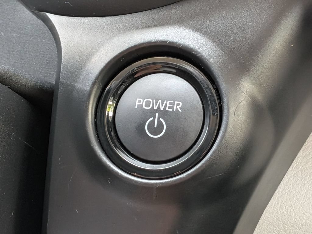 Used 2026 Toyota Sienna XLE FWD image 23