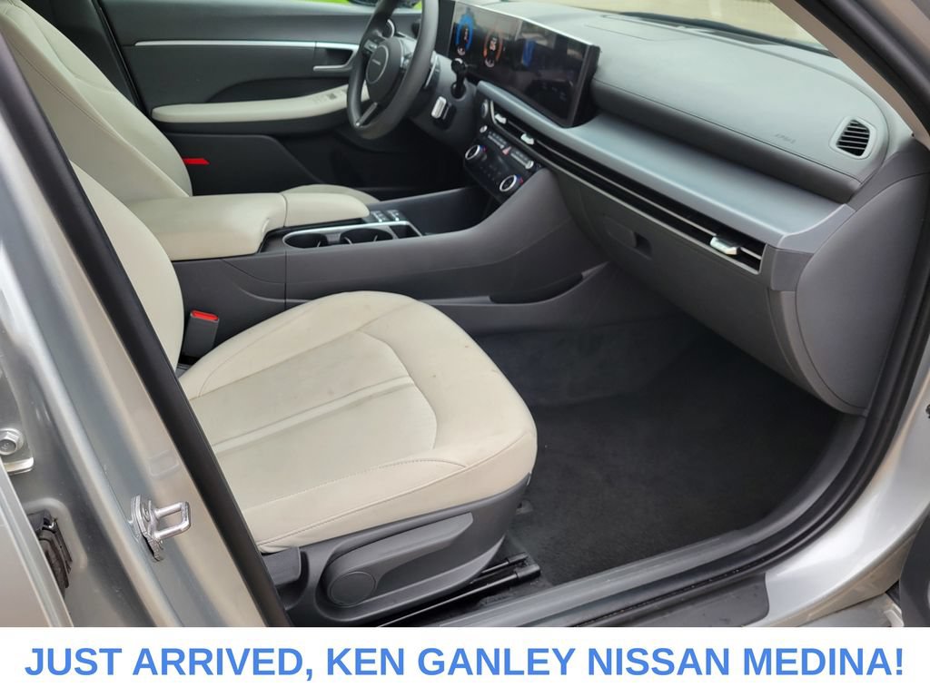 Used 2025 Hyundai Sonata SEL FWD image 22