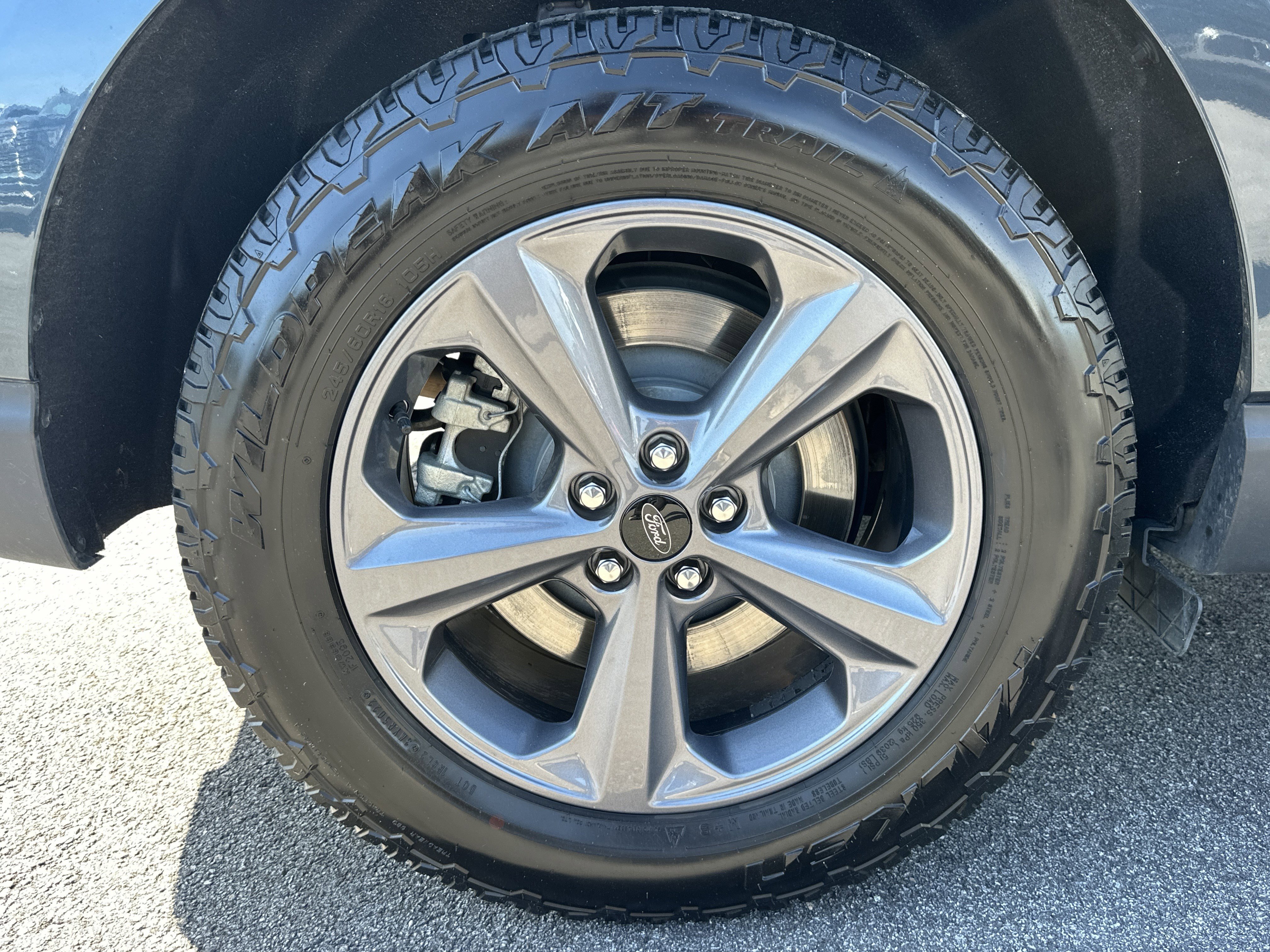 Used 2024 Ford Edge SEL w/ Sport Appearance Package image 18