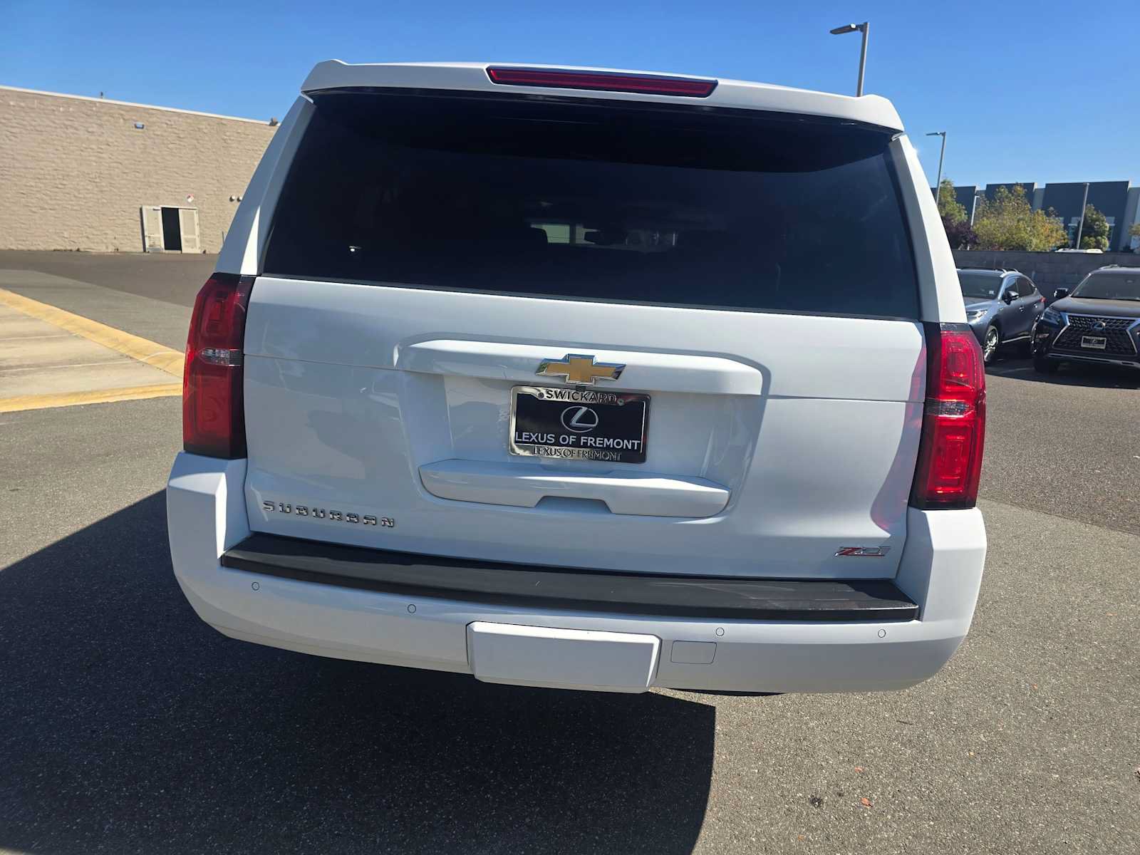 Used 2019 Chevrolet Suburban LT w/ Luxury Package AWD/4WD image 4