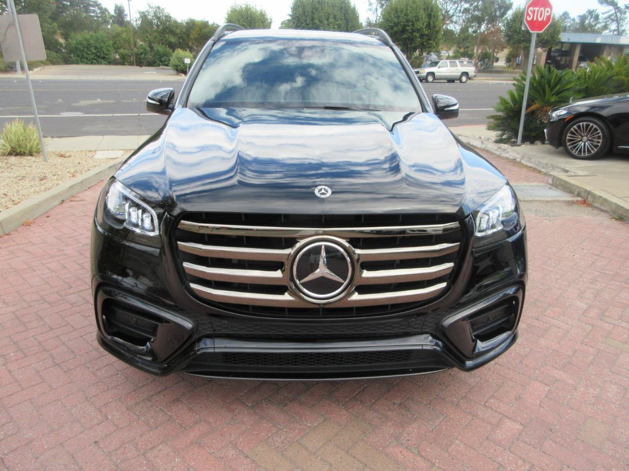 Used 2024 Mercedes-Benz GLS 450 4MATIC w/ AMG Line Exterior image 88