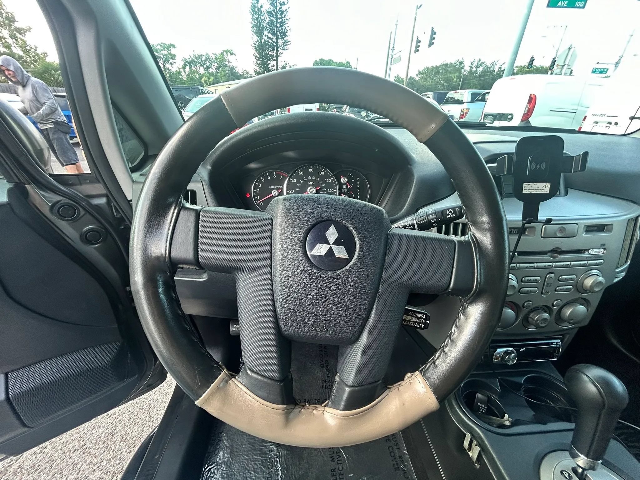 Used 2005 Mitsubishi Endeavor XLS FWD image 13