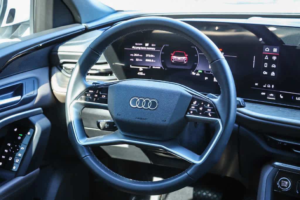 Used 2025 Audi Q5 Premium AWD/4WD image 15
