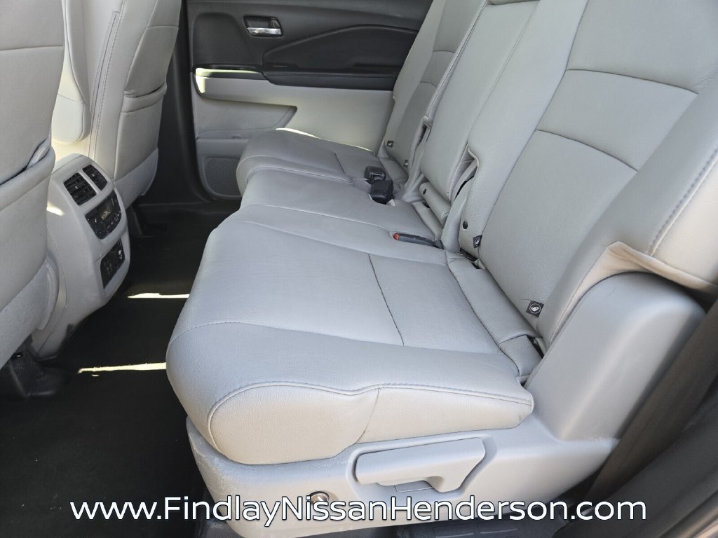 Used 2019 Honda Pilot Touring image 12
