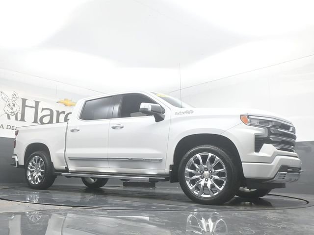 Used 2023 Chevrolet Silverado 1500 High Country w/ High Country Premium Package AWD/4WD image 2