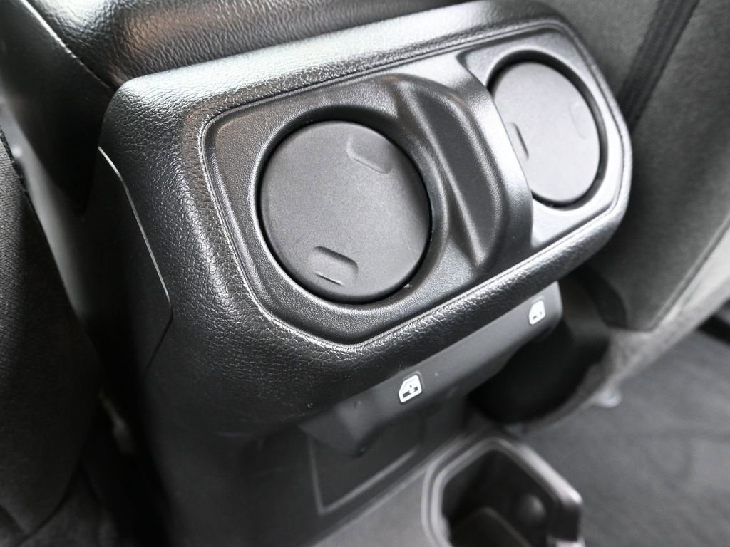 Used 2024 Jeep Wrangler Sport S image 36