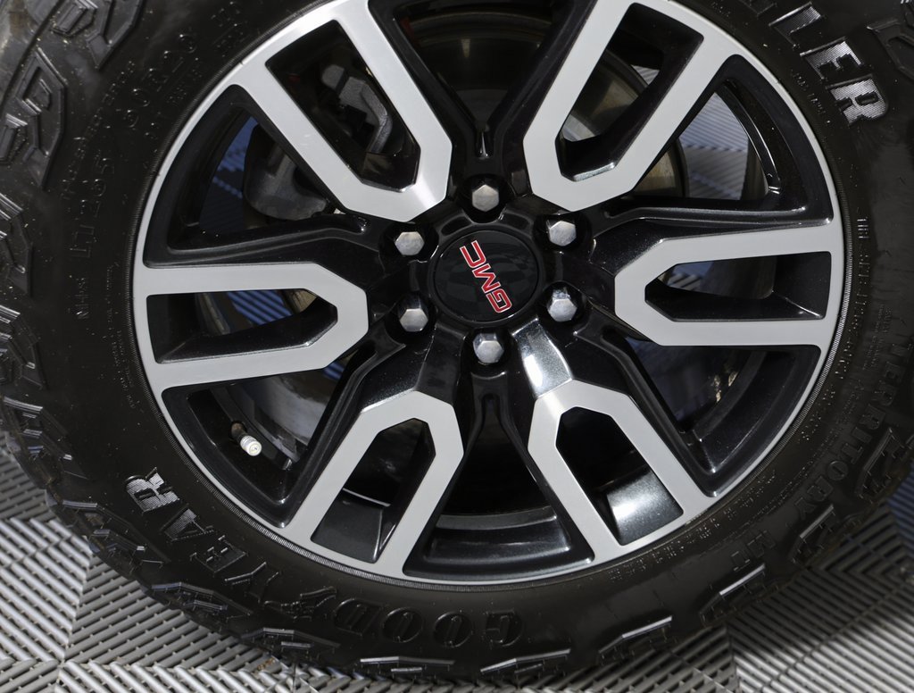 Certified 2024 GMC Sierra 1500 AT4 w/ Technology Package image 7