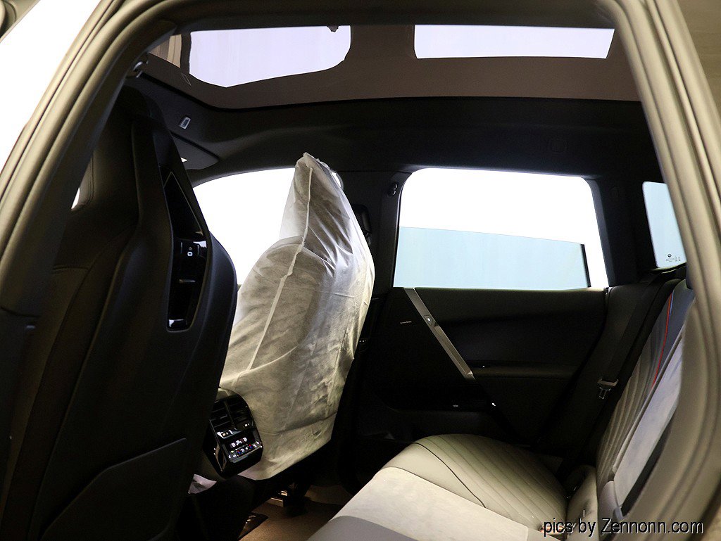 New 2026 BMW iX xDrive60 w/ M Sport Package image 14