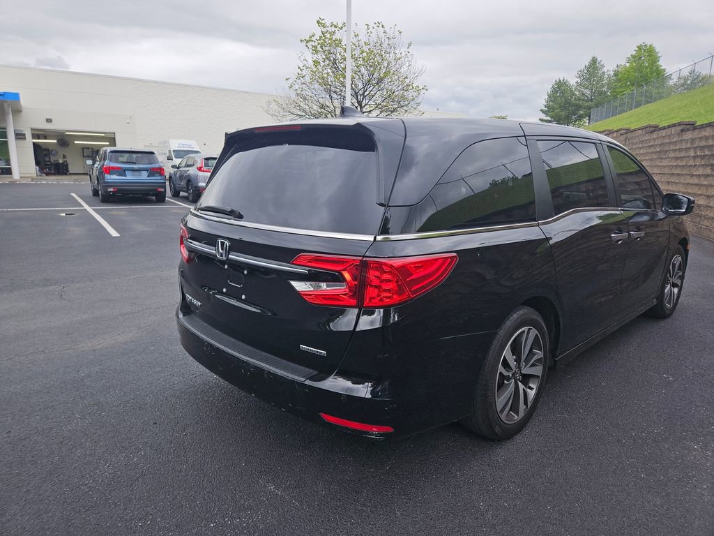 Used 2023 Honda Odyssey Touring image 4