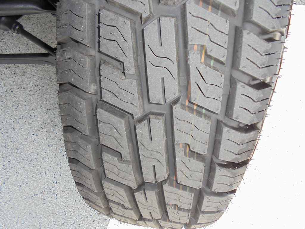 Used 2004 Chevrolet Silverado 2500 LT w/ Skid Plate Package AWD/4WD image 5