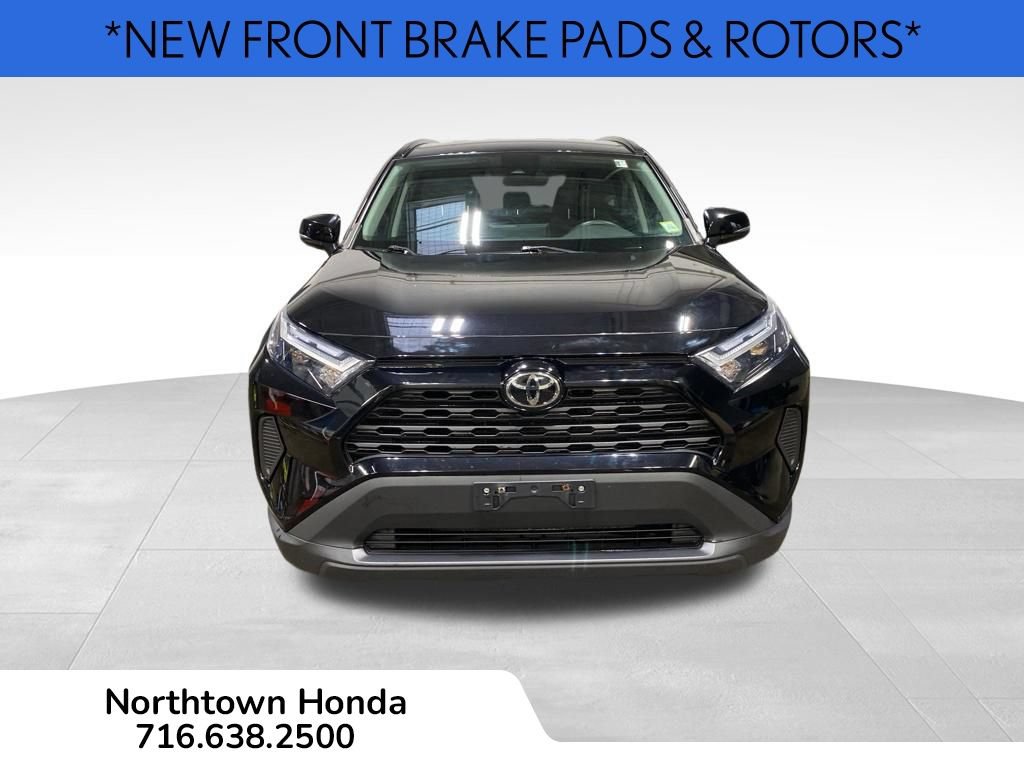 Used 2023 Toyota RAV4 XLE AWD/4WD image 3