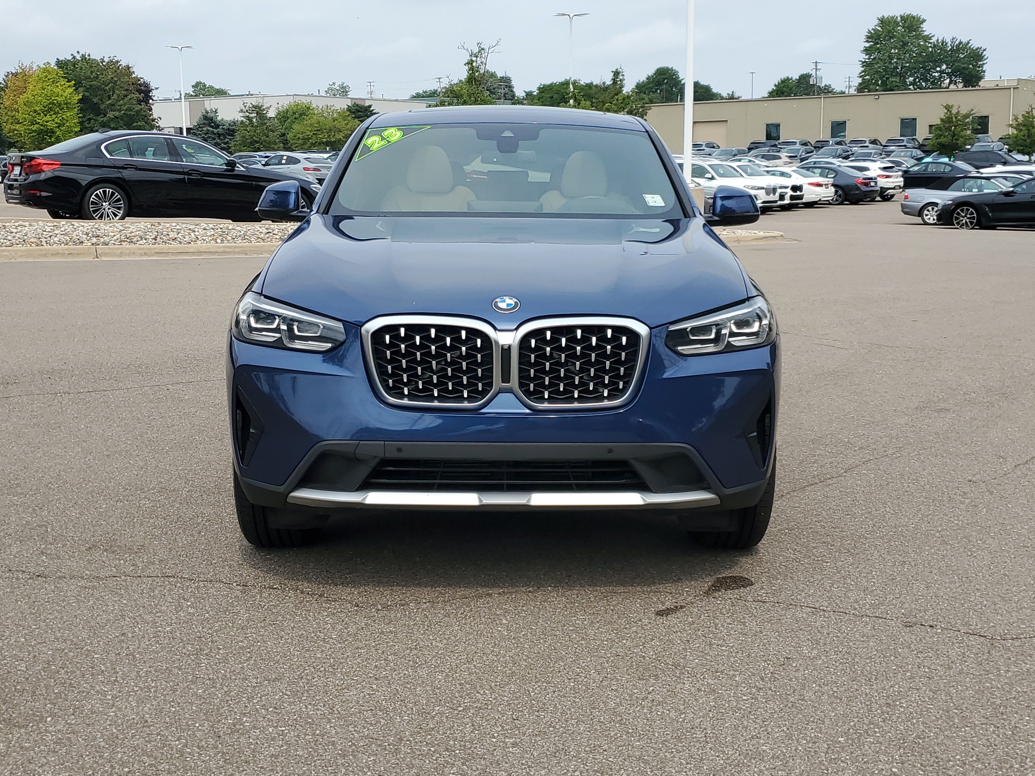 Used 2023 BMW X4 xDrive30i w/ Premium Package AWD/4WD image 8