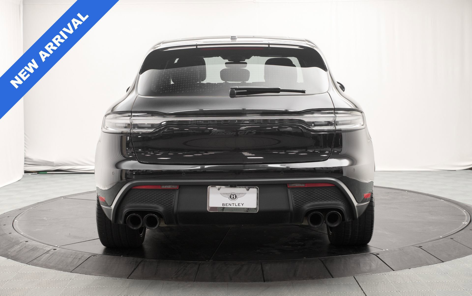 Used 2023 Porsche Macan GTS w/ GTS Sport Package AWD/4WD image 4
