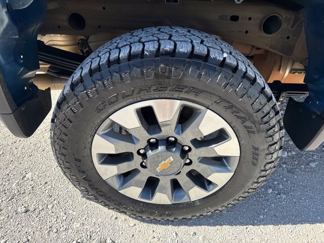 Used 2025 Chevrolet Silverado 2500 Custom w/ Custom Value Package AWD/4WD image 16