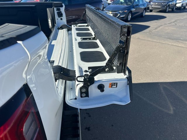 New 2025 GMC Sierra 2500 SLT w/ SLT Premium Package image 18