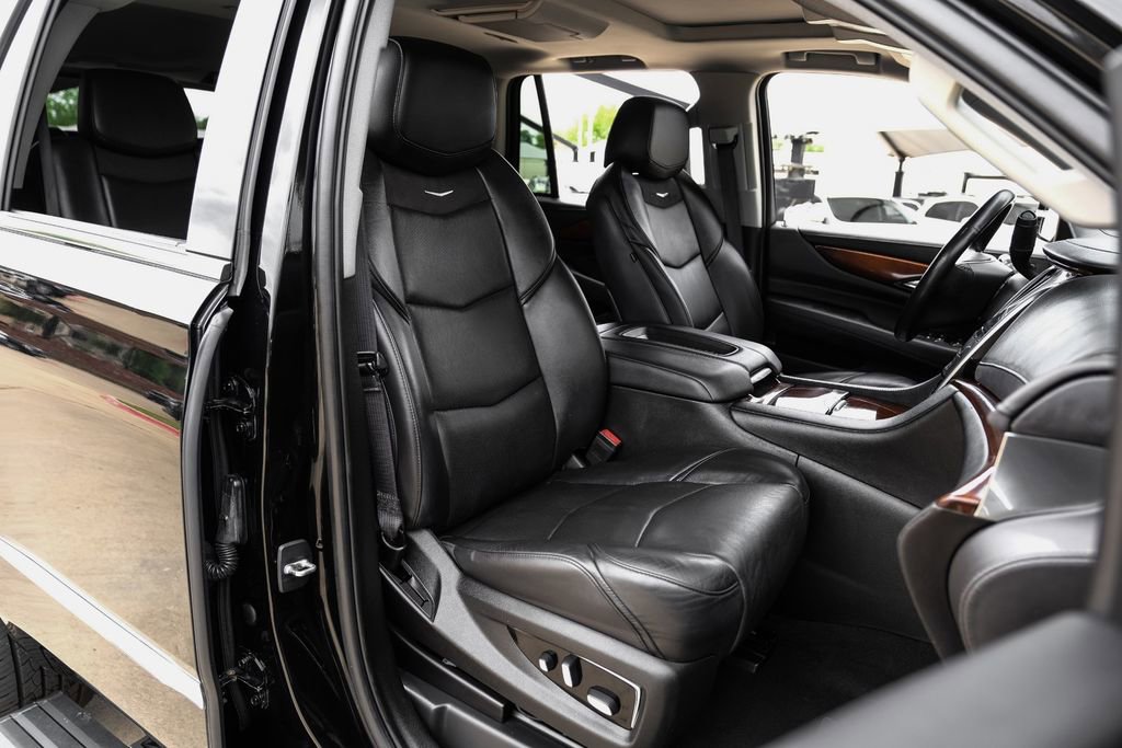 Used 2019 Cadillac Escalade Premium Luxury w/ LPO, Radiant Package RWD image 33