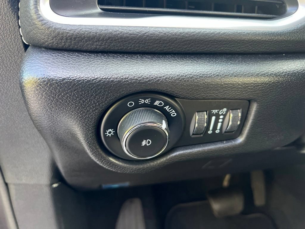 Used 2021 Chrysler Pacifica Touring w/ S Appearance Package FWD image 29