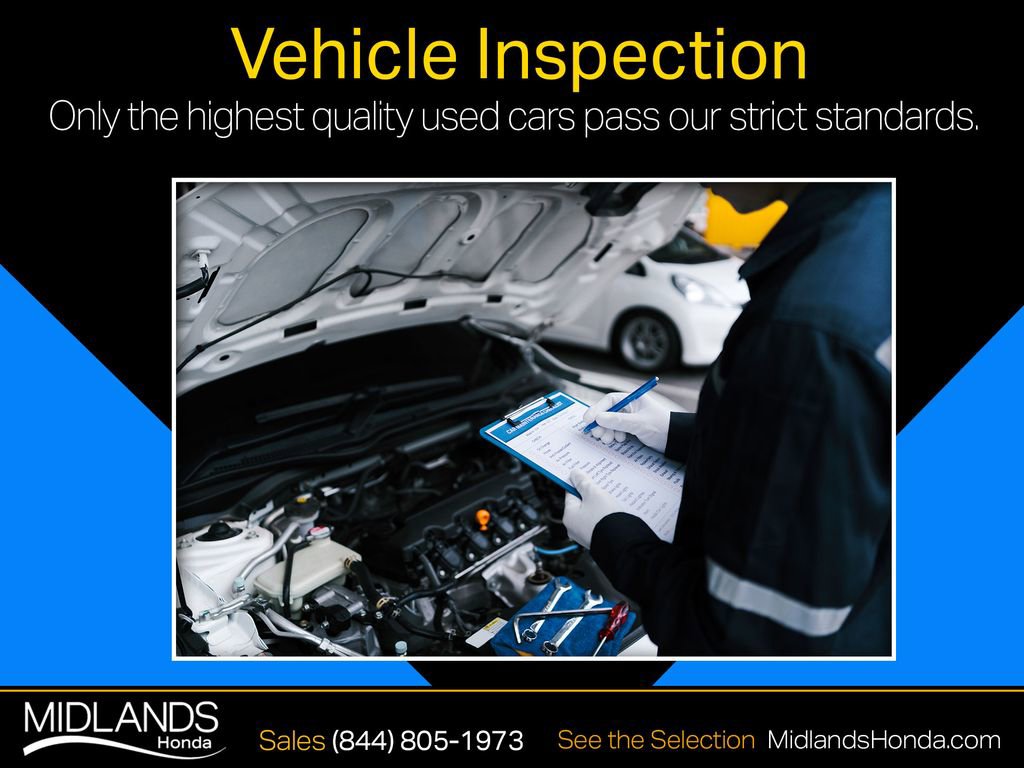 Used 2023 Volkswagen Taos SE w/ Panoramic Sunroof Package image 2