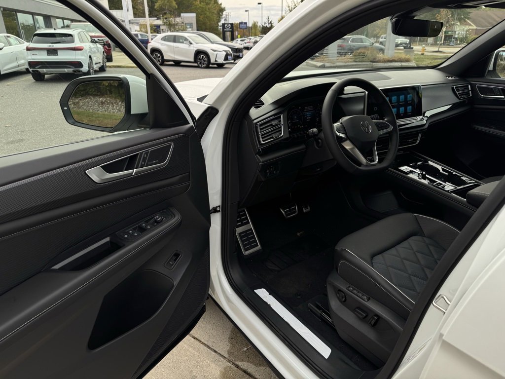 New 2026 Volkswagen Atlas Cross Sport SEL Premium R-Line image 17