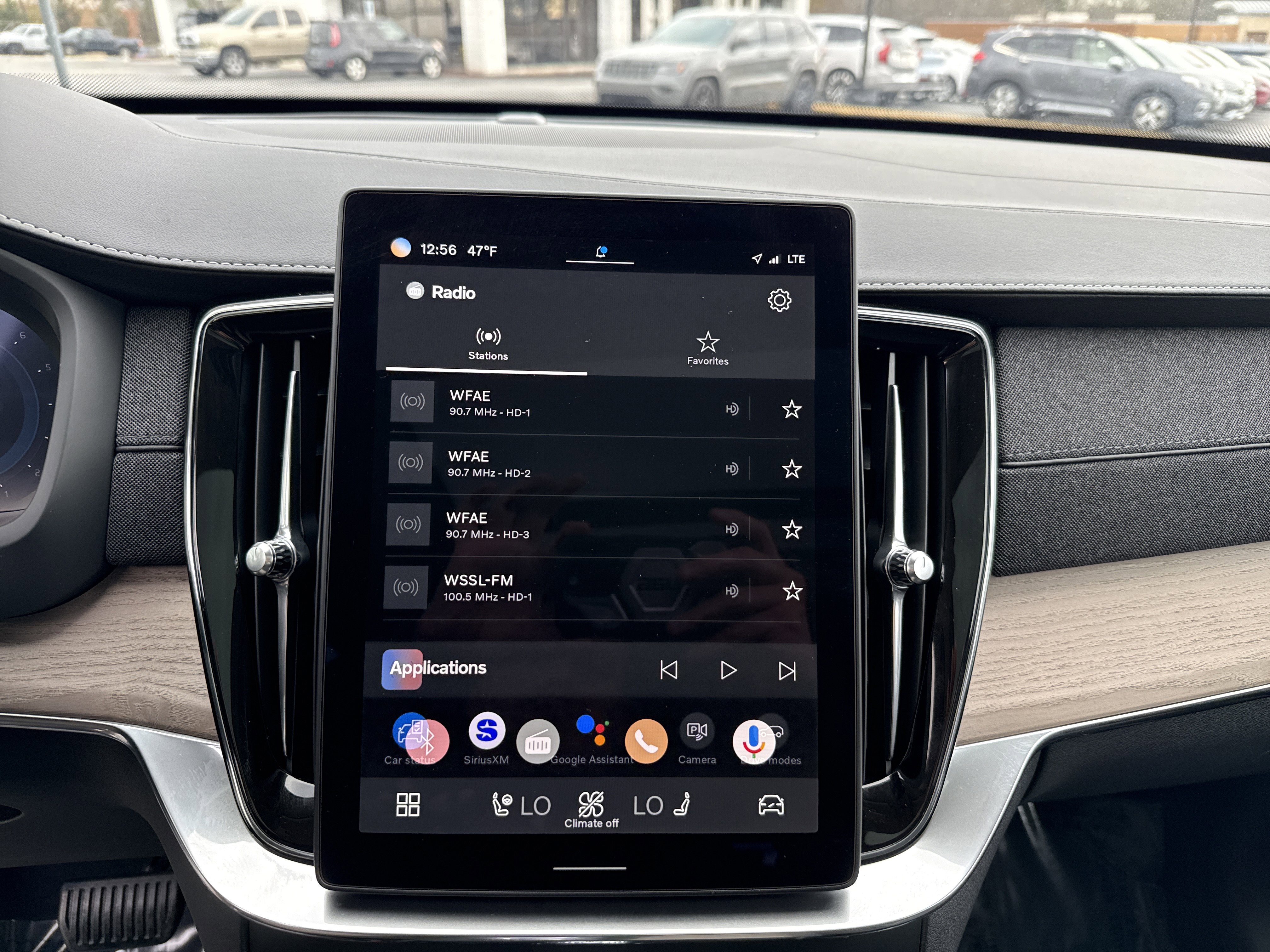 Used 2025 Volvo XC90 B6 Plus image 23