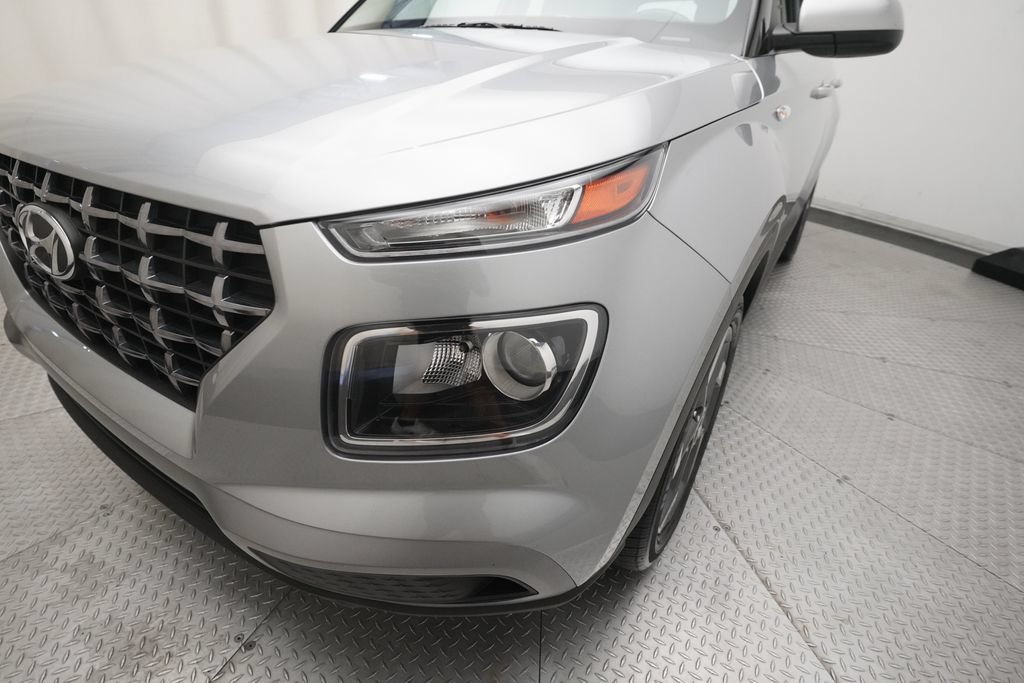 Used 2025 Hyundai Venue SEL FWD image 22