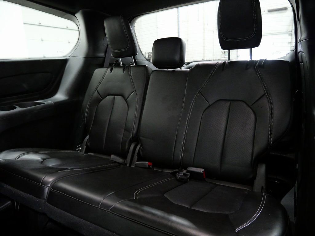 Used 2024 Chrysler Pacifica Select image 24