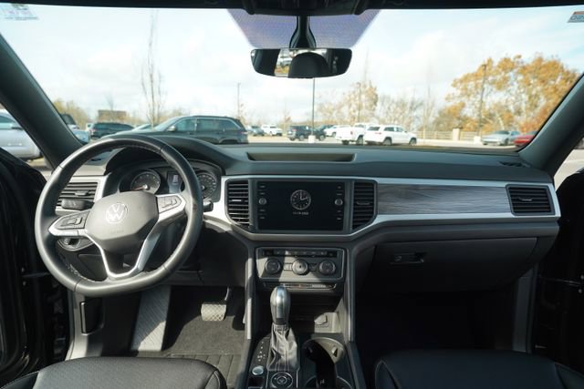 Used 2021 Volkswagen Atlas Cross Sport SE w/ Panoramic Sunroof Package image 26