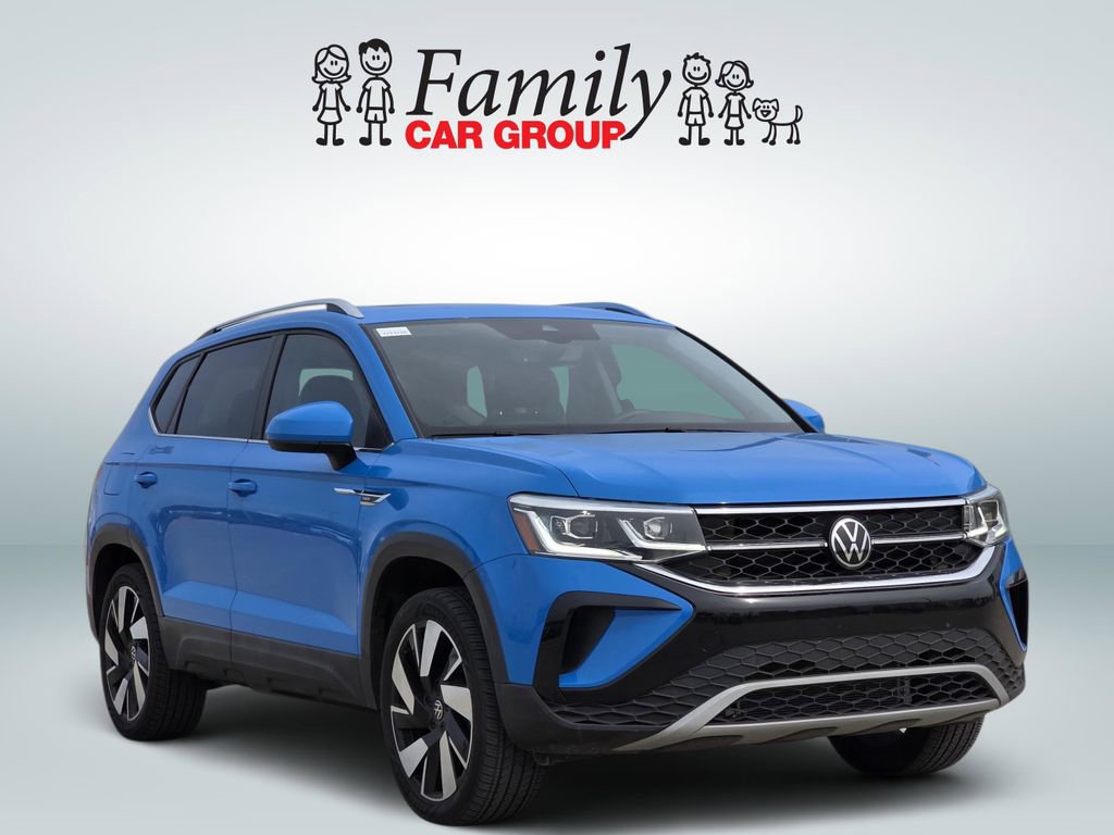Used 2024 Volkswagen Taos SEL image 2