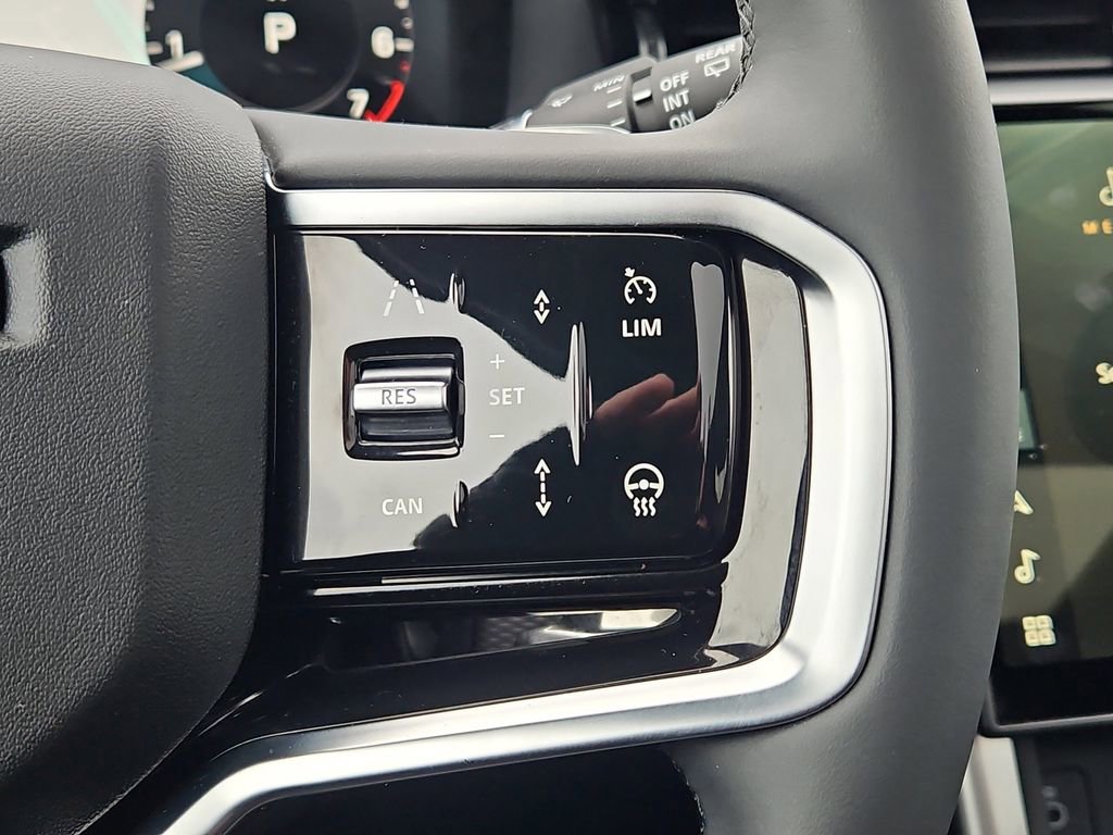 Used 2024 Land Rover Discovery Sport Dynamic SE image 29